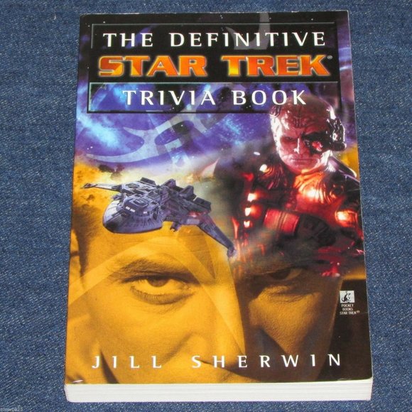 Vintage Other - THE DEFINITIVE STAR TREK TRIVIA BOOK PB (2000) Used